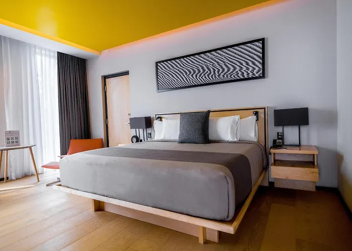 Hotel Galeria Plaza San Jeronimo