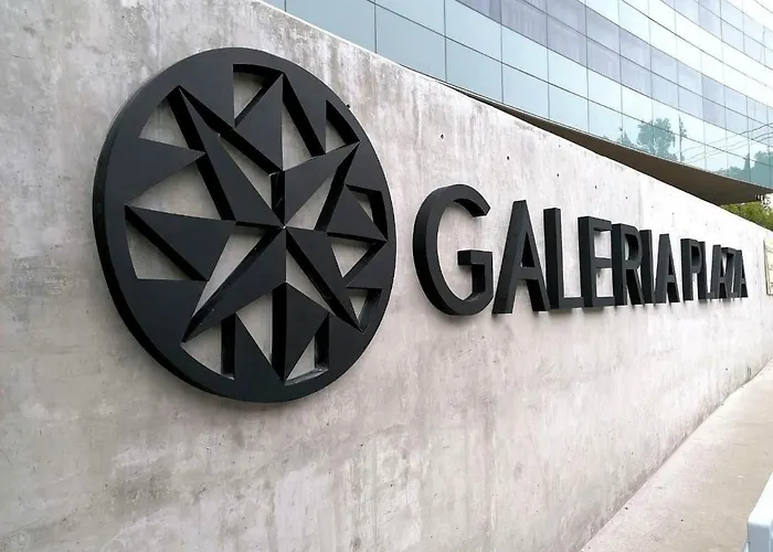 Hotel Galeria Plaza San Jeronimo 5*