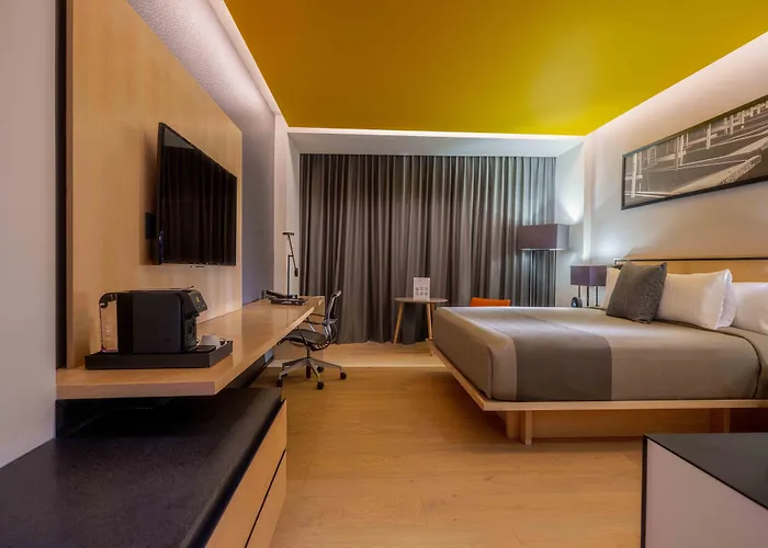 Galeria Plaza San Jeronimo Hotel 5*