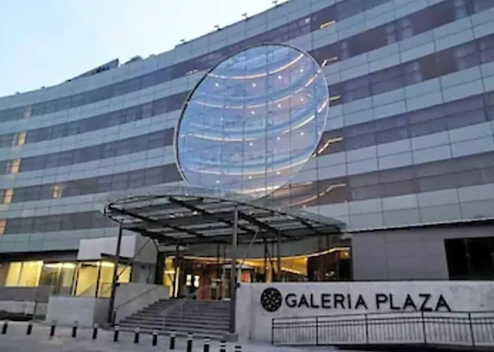 Galeria Plaza San Jeronimo 5*
